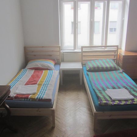 Fewo Pazmaniten Vienna Esterno foto